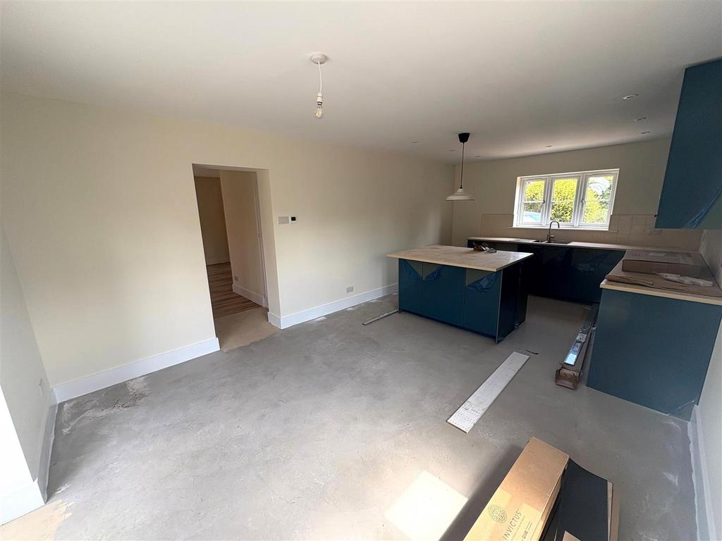 Kitchen 3.jpg