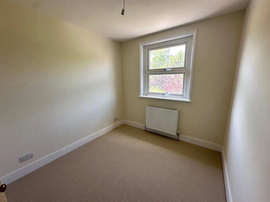 Bed 4.jpg