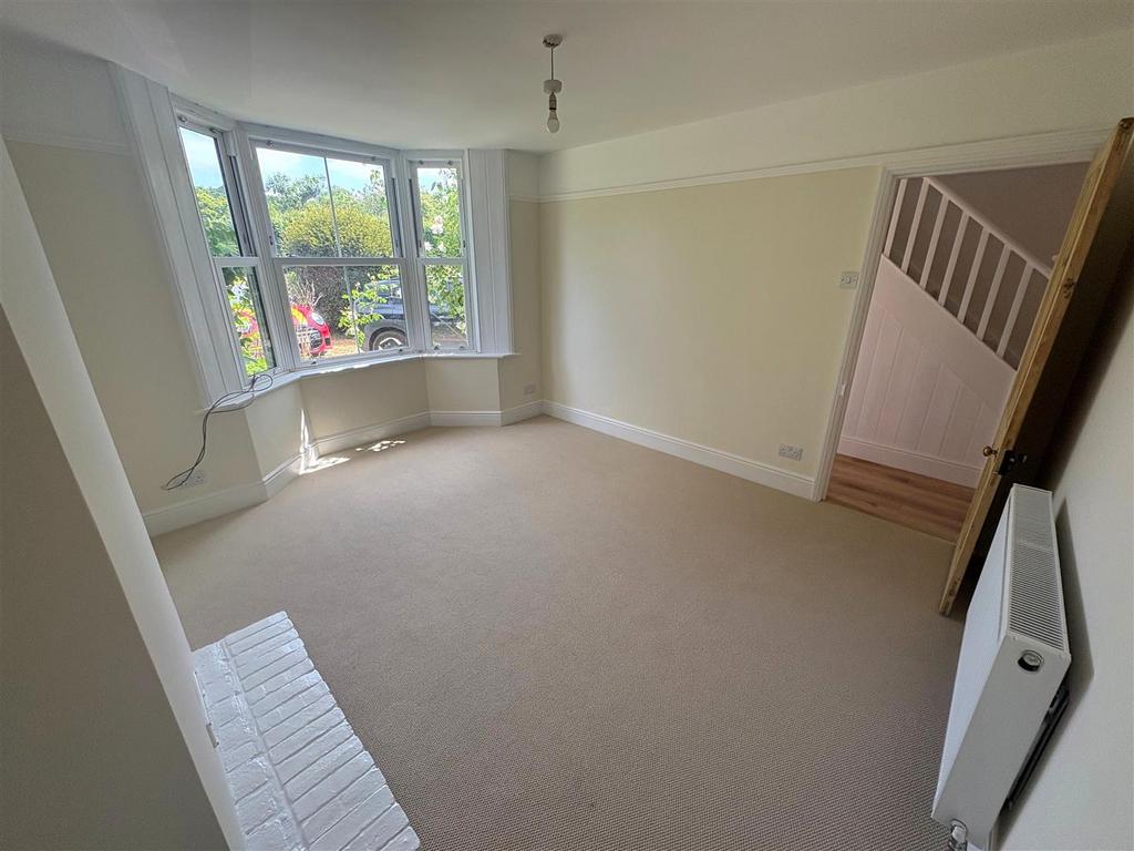 Living Room 1.jpg