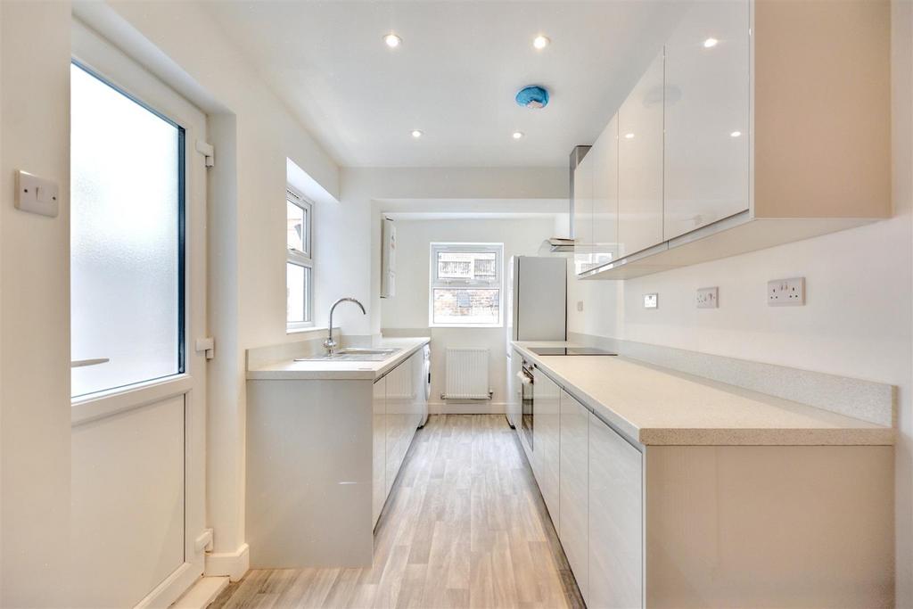 Kitchen 1.jpeg