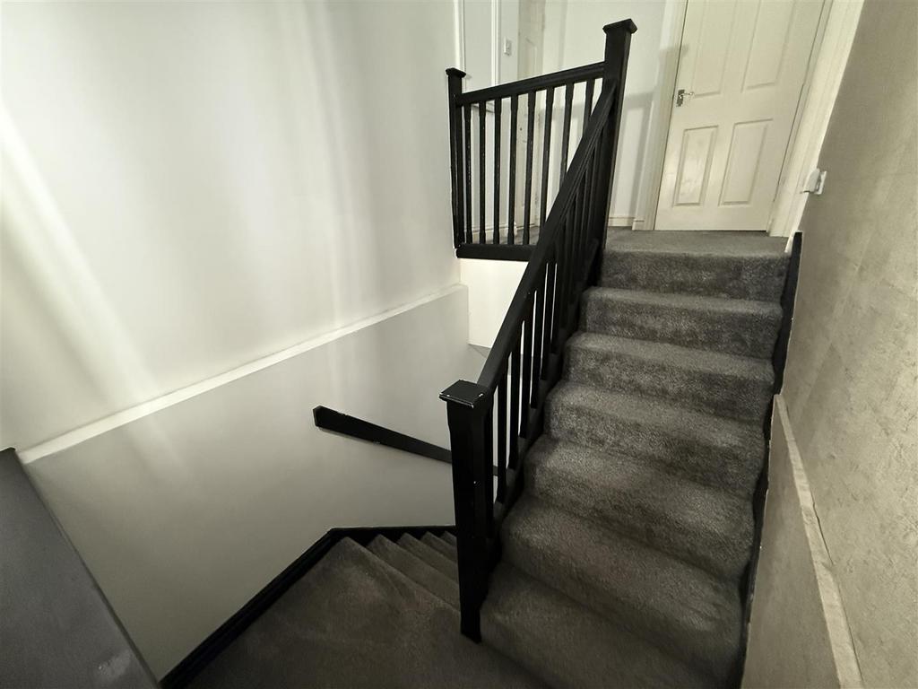 STAIRS &amp; LANDING (1)