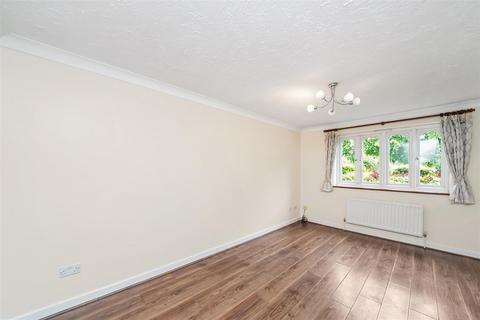 9 Westminster Gardens, London, E4 6ER