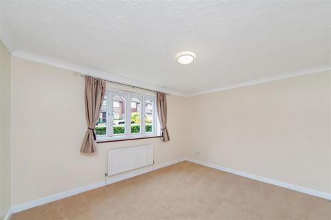 9 Westminster Gardens, London, E4 6ER