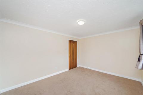 9 Westminster Gardens, London, E4 6ER
