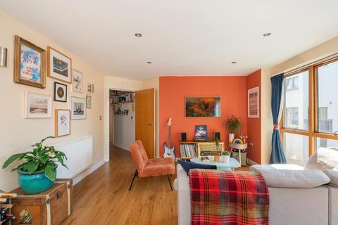 3 bedroom flat for sale, City Space, Barton Vale