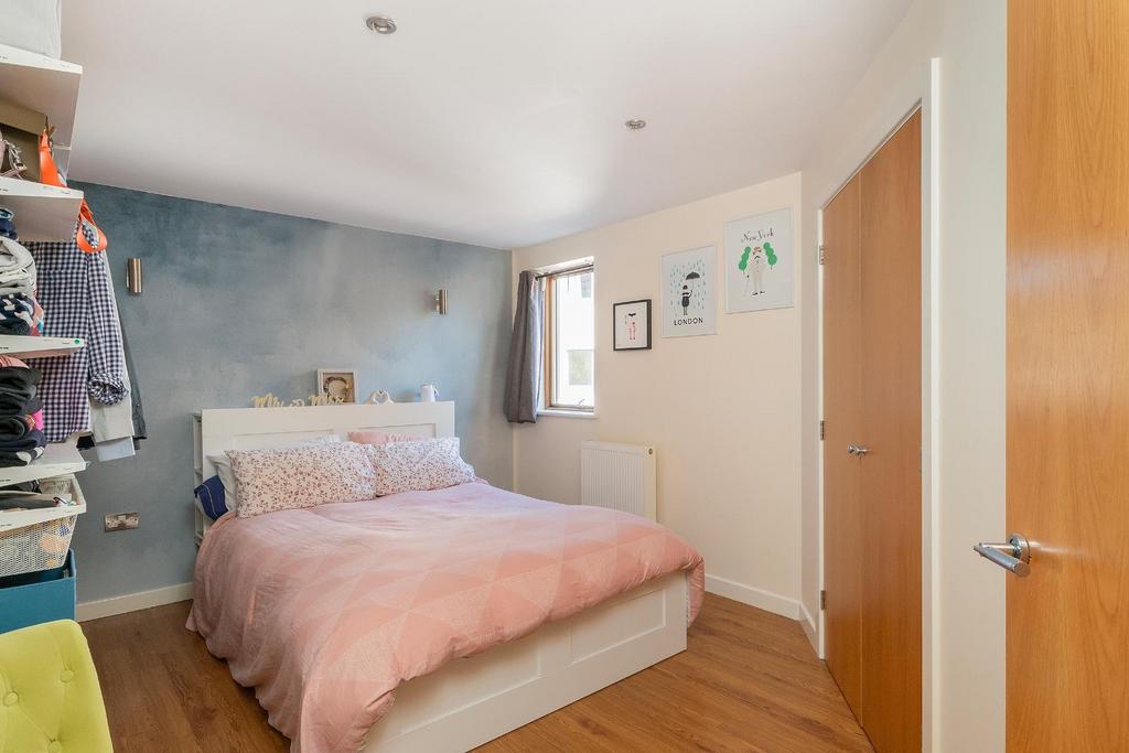 0 C6 SBV - Bedroom C.jpg