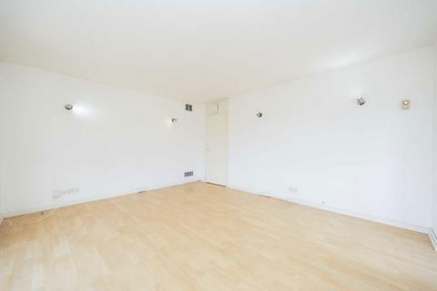 2 bedroom flat for sale, Brampton Grove, London NW4
