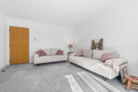 37 Bridgend, Stewarton, Kilmarnock, KA3 5DQ