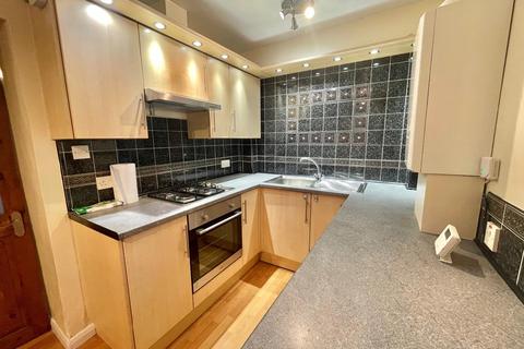 2 bedroom terraced house to rent, Scar Lane, Golcar, Huddersfield