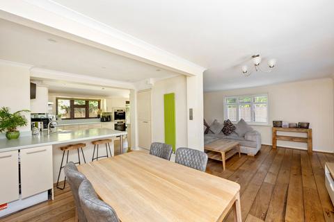 Glebelands, Crawley RH10