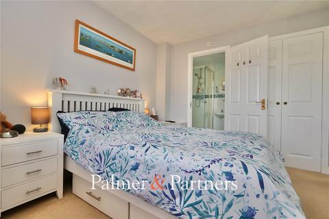 2 Burnet Close, Pinewood, Ipswich, IP8 3TN