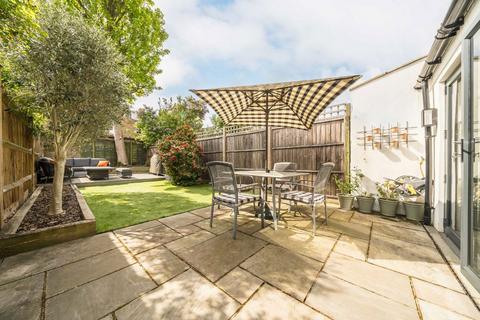 4 bedroom terraced house for sale, Hydethorpe Road, London SW12