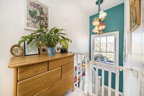 32a Colmer Road, London, SW16 5JZ