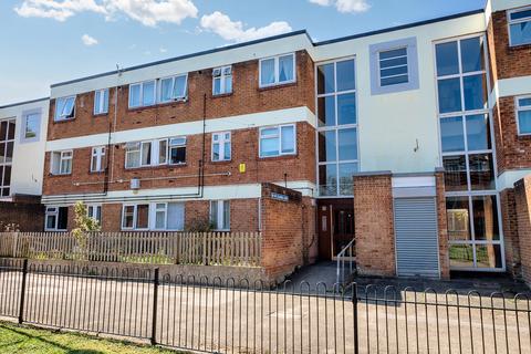 89 Columbia Close, Gloucester, GL1 3DQ