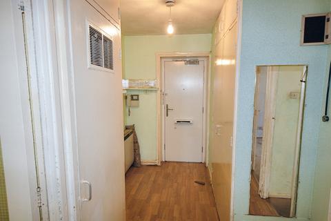 89 Columbia Close, Gloucester, GL1 3DQ