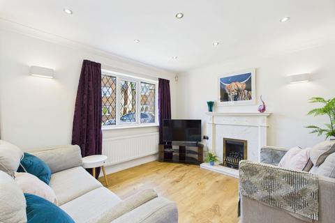 4 Thornton Close, Rufford, Ormskirk, L40 1UW