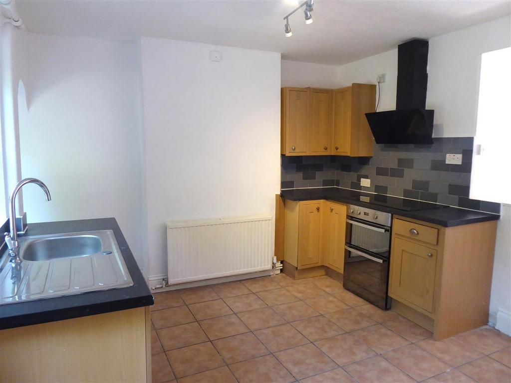 Kitchen 2.JPG