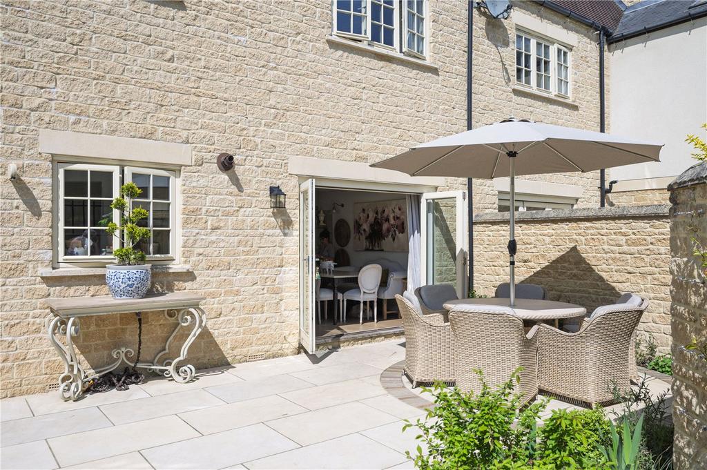 Courtyard Garden