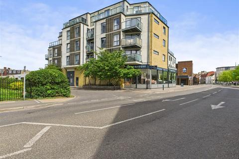 Hepworth Way, Walton-On-Thames