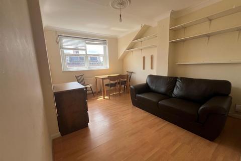 1 bedroom flat to rent, Holloway Road, London N19