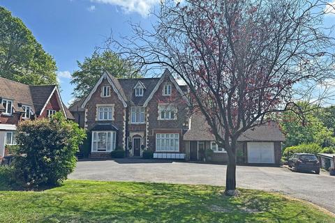2 bedroom maisonette for sale, Alma Road, Reigate