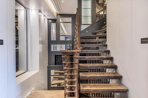 4 bedroom mews to rent, Ferdinand Street, London NW1