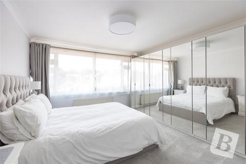 81 Hedingham Road, Hornchurch, RM11 3QH