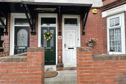 2 bedroom flat to rent, Richmond Road, South Shields