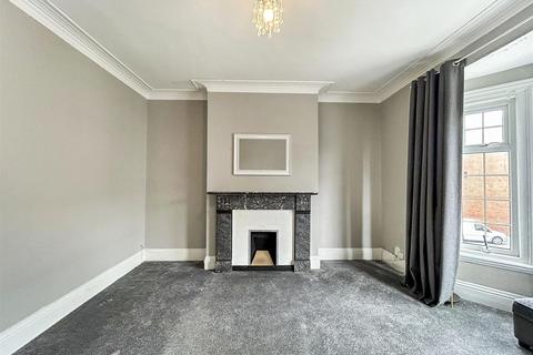 2 bedroom flat to rent, Richmond Road, South Shields