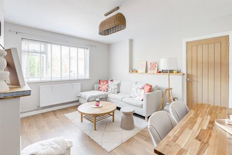 2 bedroom flat for sale, Walders Road, Rustington, Littlehampton, West Sussex, BN16