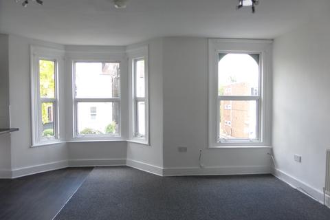 2 bedroom flat to rent, Elgin Road, Croydon CR0