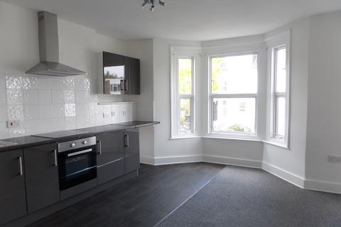 2 bedroom flat to rent, Elgin Road, Croydon CR0
