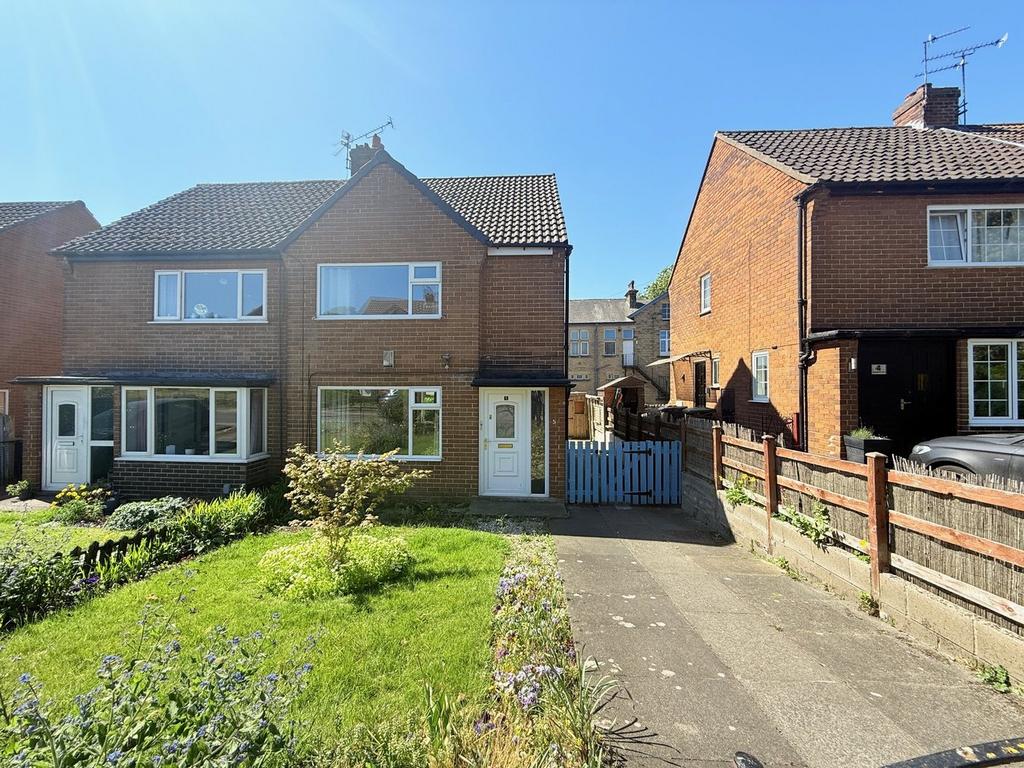 Springfield Grove, Bingley BD16 2 bed semi-detached house for sale - £ ...
