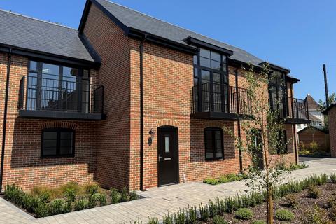 Connaught Place, Brockenhurst, SO42