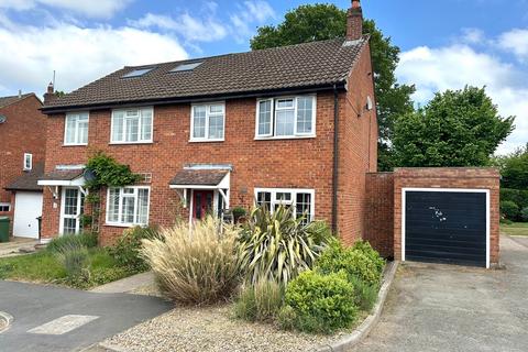 12 Claverton Close, Bovingdon, Hemel Hempstead, HP3 0QP