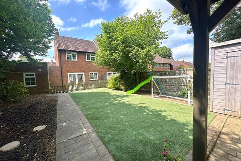 12 Claverton Close, Bovingdon, Hemel Hempstead, HP3 0QP