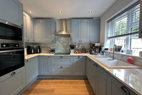 12 Claverton Close, Bovingdon, Hemel Hempstead, HP3 0QP