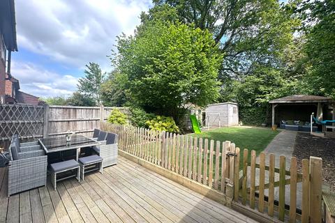 12 Claverton Close, Bovingdon, Hemel Hempstead, HP3 0QP