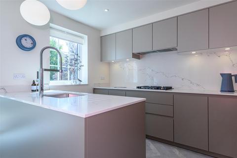 undefined, 1, Newton Close, Lightcliffe, Halifax, HX3 8FP