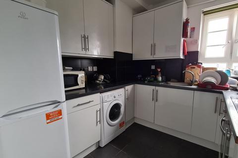 5 bedroom flat share to rent, Candida Court, Clarence Way, Camden, NW1