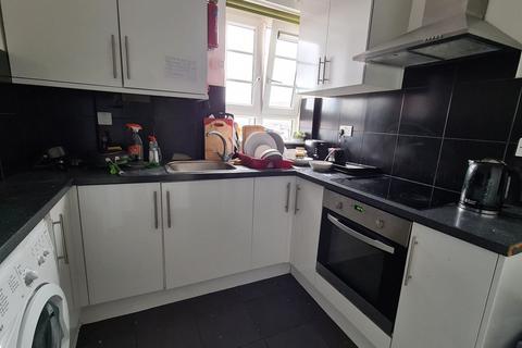 5 bedroom flat share to rent, Candida Court, Clarence Way, Camden, NW1