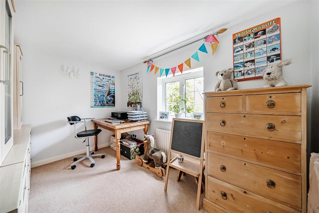 Office/bed 4