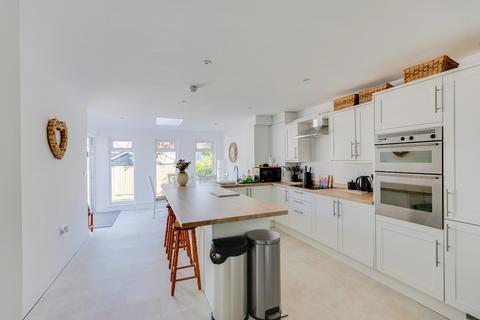 3 bedroom bungalow for sale, Longmeadow Drive, Dinas Powys, The Vale Of Glamorgan. CF64 4TA