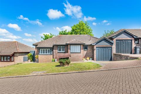 10 Caernarvon Drive, Maidstone, ME15 6FJ