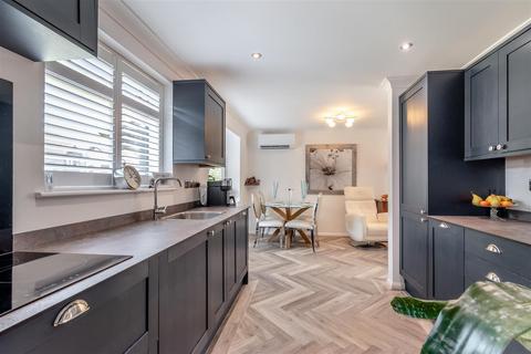 10 Caernarvon Drive, Maidstone, ME15 6FJ