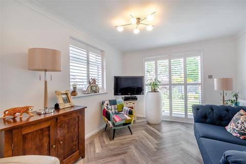 10 Caernarvon Drive, Maidstone, ME15 6FJ