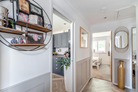 10 Caernarvon Drive, Maidstone, ME15 6FJ