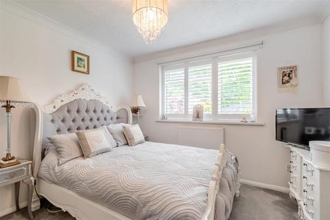 10 Caernarvon Drive, Maidstone, ME15 6FJ