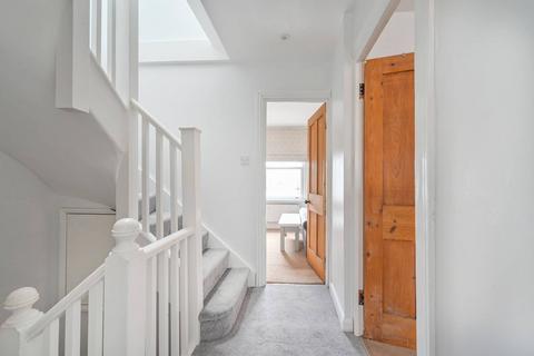 110 Walnut Tree Close, Guildford, GU1 4UQ