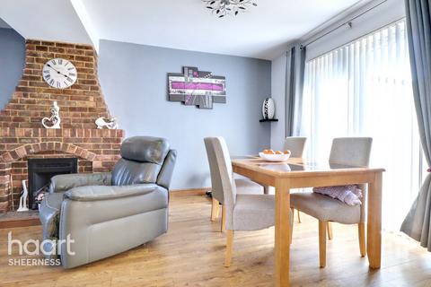 3 bedroom semi-detached house for sale, Cambridge Road, Sittingbourne
